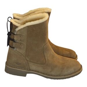 UGG Classic Tan Naiyah Boot Size 8
